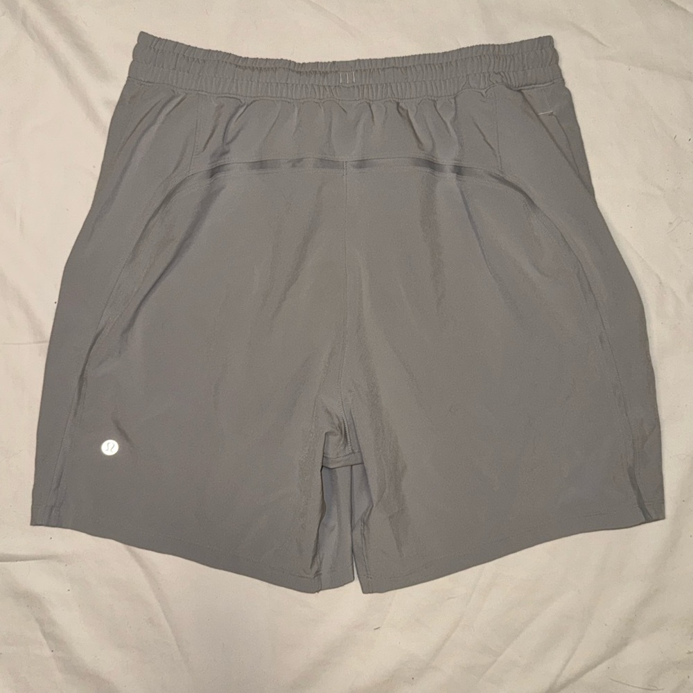 Lululemon Men's Light Gray Athletic Shorts 7” Inseam - Picture 2 of 4